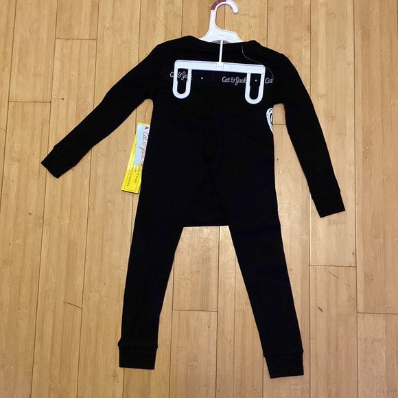 Cat &Jack, glow in the dark, skeleton pajama set, size 4 - Picture 4 of 6